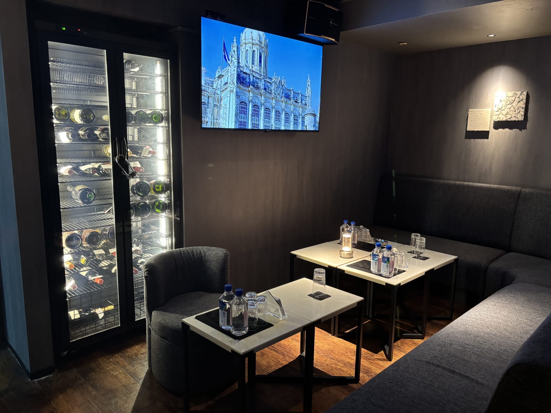EDITION ROYAL ROOM